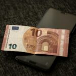 Panduan Pemula: Bedanya E-Wallet dan Mobile Banking untuk Transaksi Aman