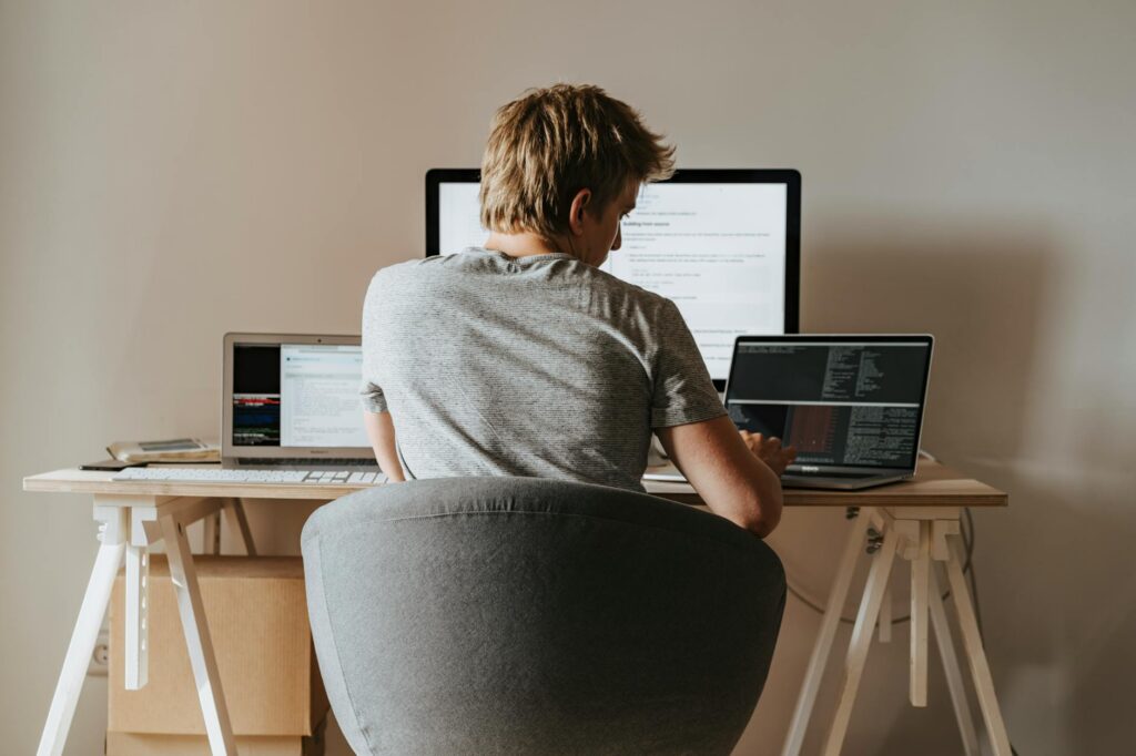 Topup E-Wallet Freelancer Tanpa Regis, Mitos atau Faktanya?